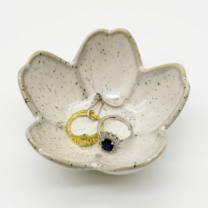 Ring Dish, Ceramic Jewelry Tray, Trinket Holder for Bathroom Nightstand, Small Decorative Bowl (Green)